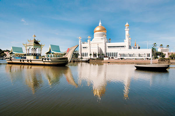 Omar Ali Saifuddien Mosque, Brunei 