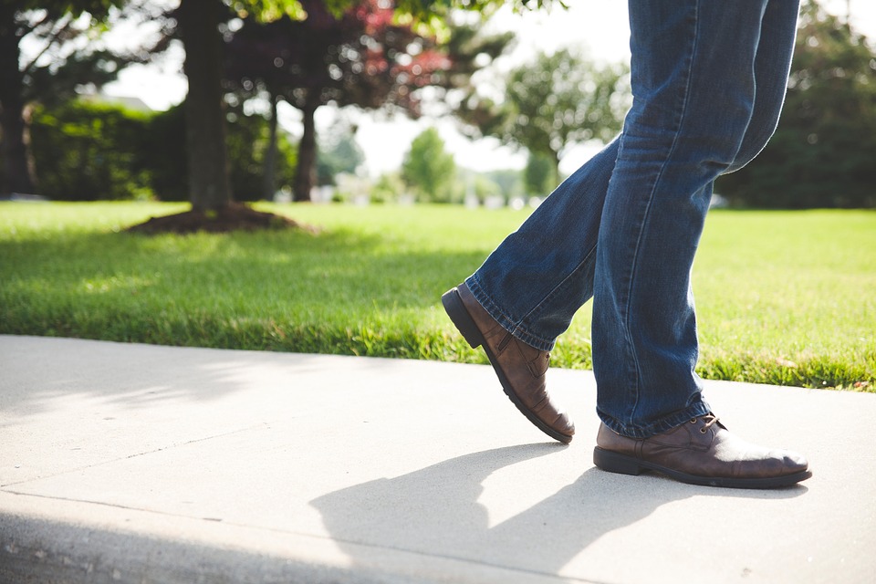 walking-926674_960_720