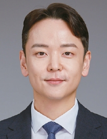 Steve Kang portrait as LA Board of Public Works chair, first Asian American leader