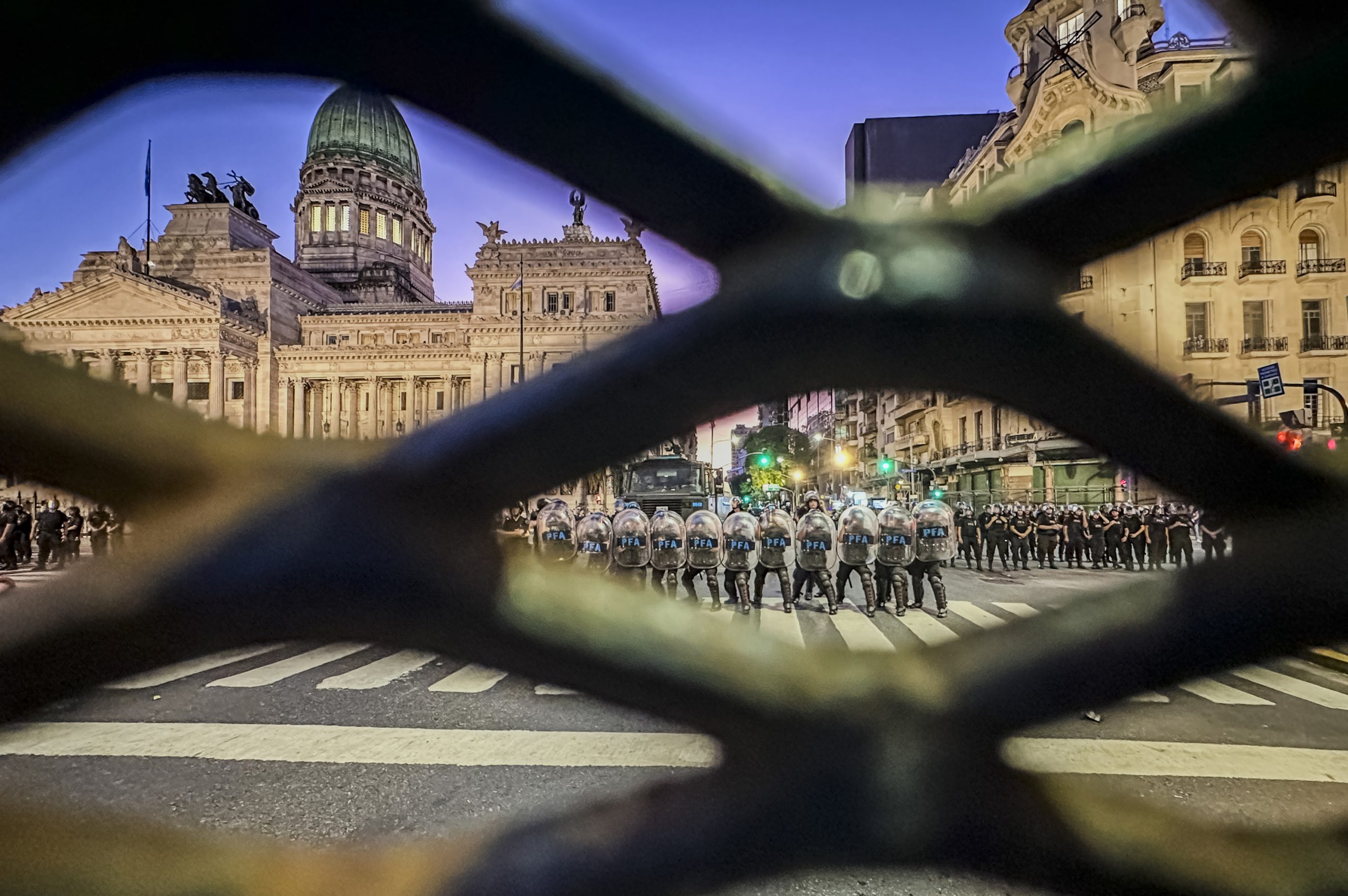 Police barricade set up amid Peronist nostalgia Argentina protests at Congress