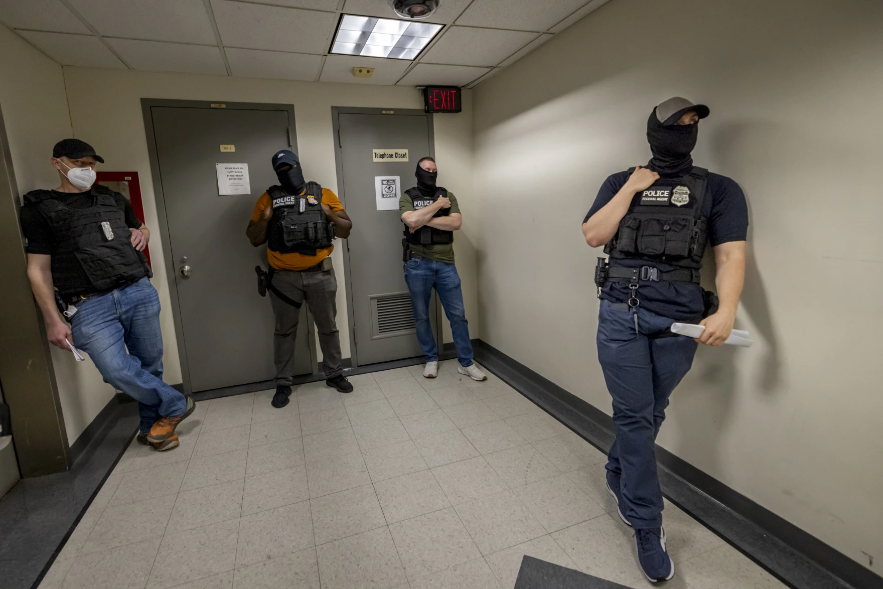 Federal agents conduct ICE courthouse arrests after immigration hearings in New York City