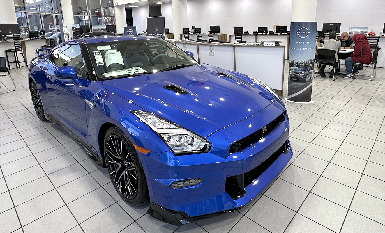 Nissan dealership in Buena Park