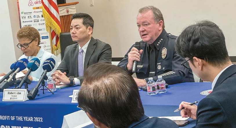 LAPD Chief Jim McDonnell speaks at the LA Korean American Federation in Koreatown, reaffirming LAPD’s non-cooperation with ICE during the Bass Koreatown meeting.
