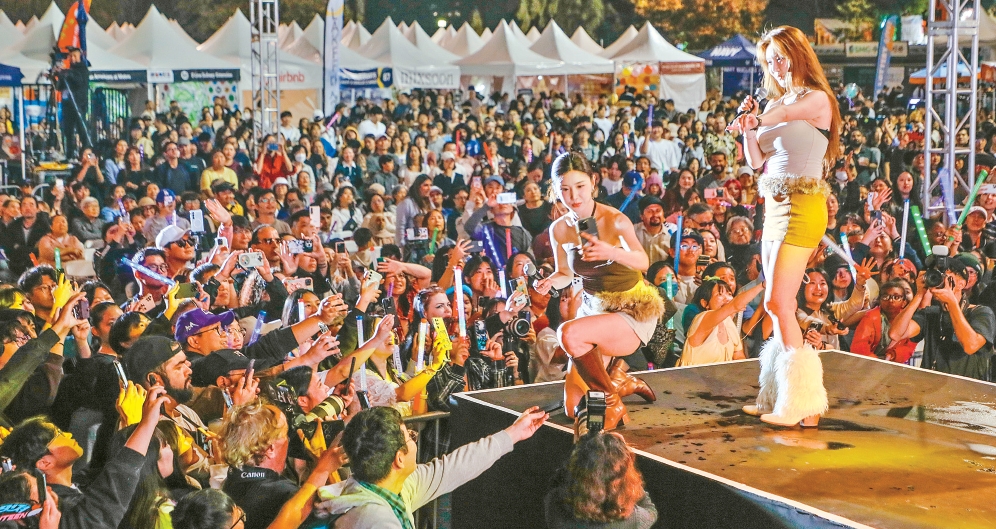 K-pop girl group BB Girls perform on the main stage during the third day of the LA Korean Festival on October 18.