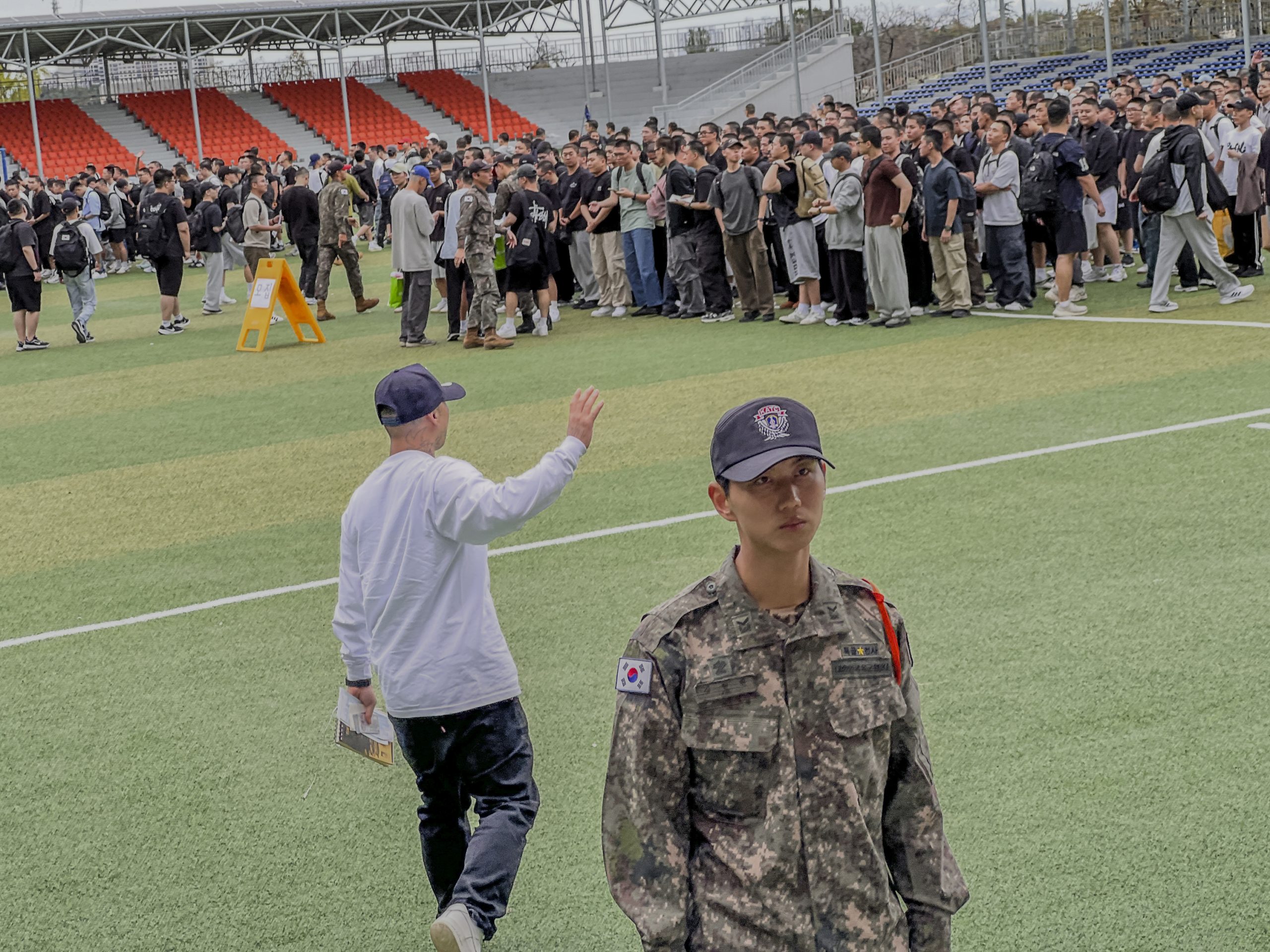 K.Y. enters South Korean Army recruit training center after deportation