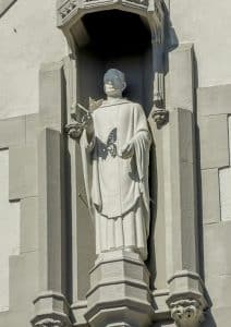 Bishop Sungsoo Simon Kim statue installed at St. James    [Sangjin Kim, The Korea Daily]