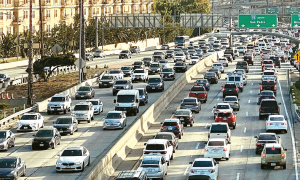 Heavy traffic on a Los Angeles freeway representing the 250,000 vehicles with outstanding safety recalls.